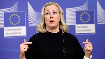 EU-komissaari Jutta Urpilainen lehdistötilaisuudessa Brysselissä 15. toukokuuta 2021.