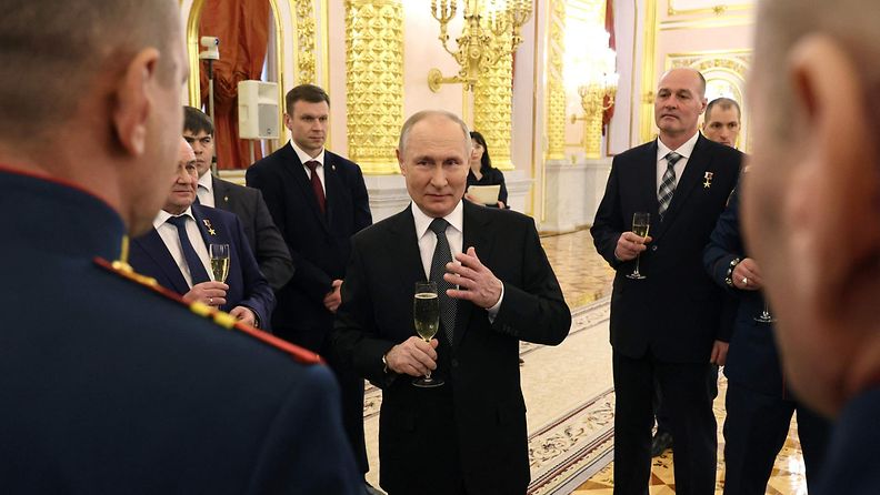 LK 8.12.2023 Vladimir Putin kertoi tänään päätöksestään asettua ehdolle ensi kevään presidentinvaaleissa armeijan kunniamerkkien jakotilaisuudessa Kremlissä.