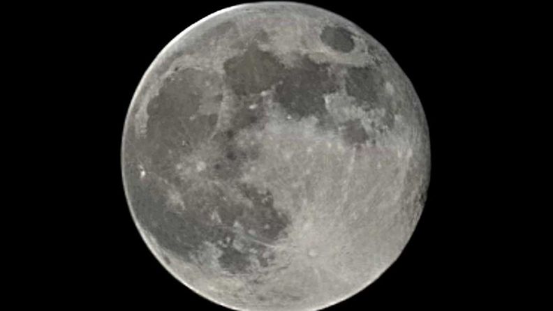 Lukijan kuva: Täyden kuun kuukuva. Otettu kännykällä, Note 20 ultra 50 x zoom.