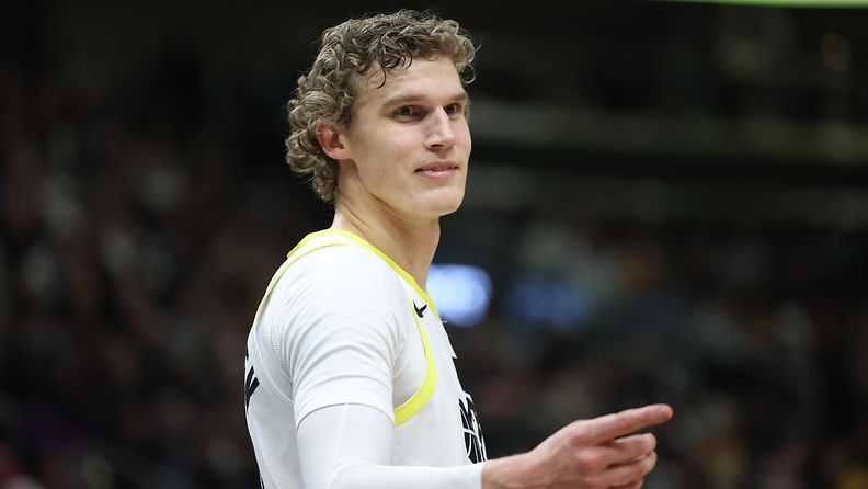 Lauri Markkanen (4)