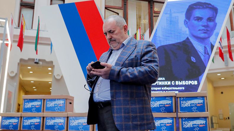 Venäjän hallintoa kritisoinut oppositiopoliitikko Boris Nadezhdin toimitti tarvittavat asiakirjat rekisteröityäkseen ehdokkaaksi presidentinvaaleihin 31. tammikuuta 2024.