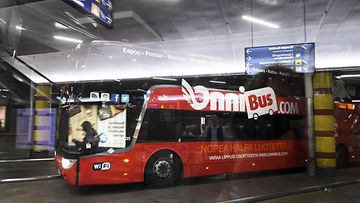 lk 6.2.2024  Lähtevä Onnibusin kaukoliikenteen linja-auto Kampissa Helsingissä 2. heinäkuuta 2020.
