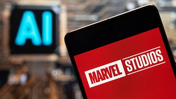 AOP Disneyn omistaman amerikkalaisen Marvel Studiosin logo älypuhelimessa.