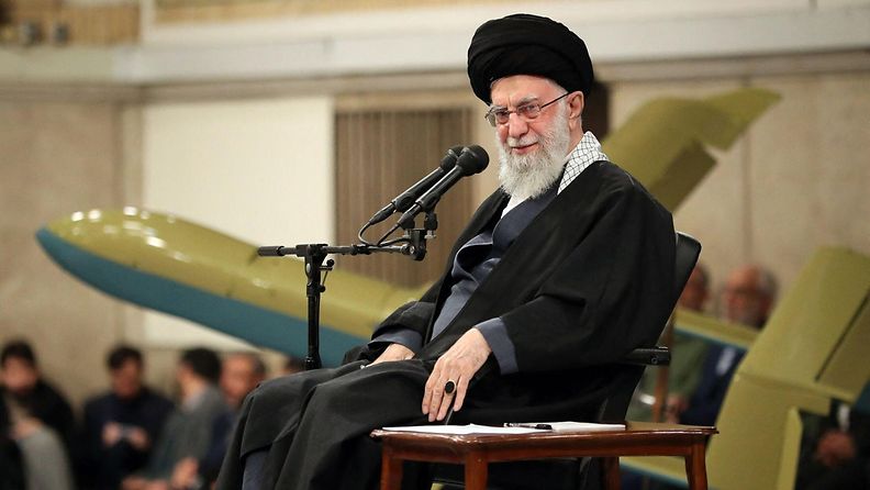 Iranin hengellinen johtaja Ali Khamenei Iranin pääkaupungissa Teheranissa 5. helmikuuta 2024.