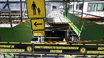 LK 24.2.2024 Onnettomuustutkintakeskuksen (Otkes) eristämä onnettomuuspaikka Tapiolassa Espoossa 11. toukokuuta 2023.