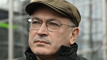 LK 25.2.2024  Venäjän entinen oligarkki Mihail Hodorkovski kutsuvieraana Kaksi vuotta täysimittaista terroria -mielenosoituksessa Helsingissä 25. helmikuuta 2024