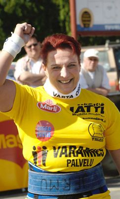 Kati Suomen vahvin nainen -kilpailussa Tuurissa vuonna 2006.