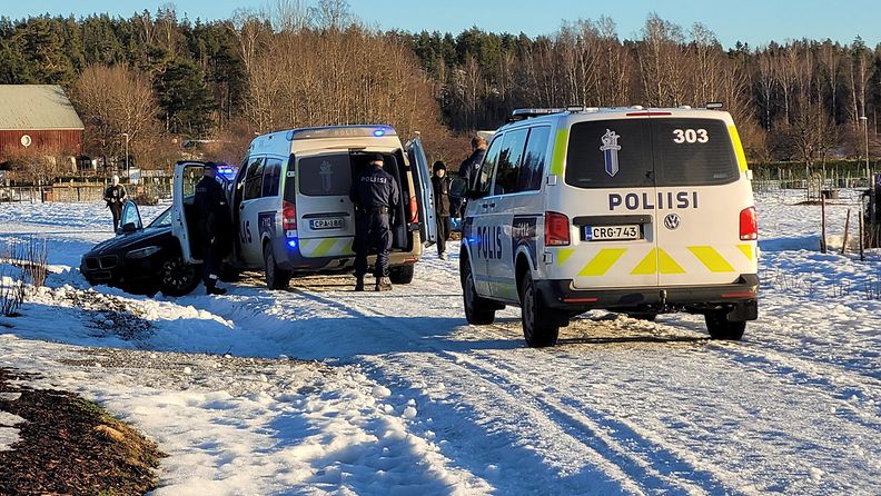 LK Poliisi jahtasi kevyen liikenteen väylillä ajanutta henkilöauton kuljettajaa Helsingissä