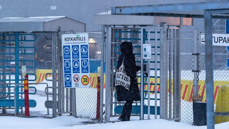 LK 130324 Kotkamillsin portti Kotkassa 14. helmikuuta 2024.