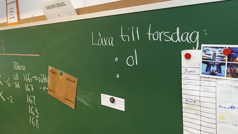 LK 13.3.2024 Kouluterveyskysely: Ruotsinkielisten peruskoulujen oppilaat kertovat kokevansa kotona henkistä väkivaltaa suomenkielisiä enemmän.