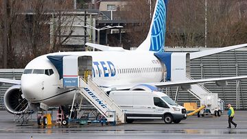 LK 16.3.2024 United Airlinesin Boeing 737 MAX 8 -lentokoneen pysäköitynä Renton Municipal -lentokentälle Boeingin tehtaan viereen Rentonissa, Washingtonissa 25. tammikuuta 2024.