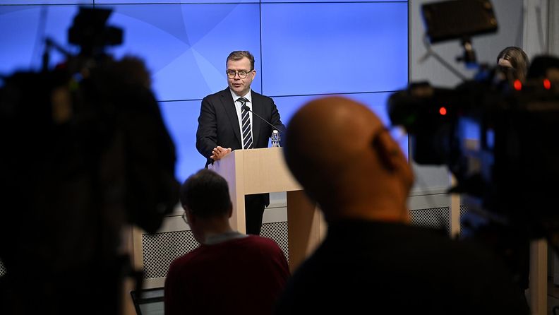 LK 22.3.2024 Pääministeri Petteri Orpo pääministerin ensimmäisen pyöreän pöydän keskustelun tiedotustilaisuudessa Helsingissä 18. maaliskuuta 2024.