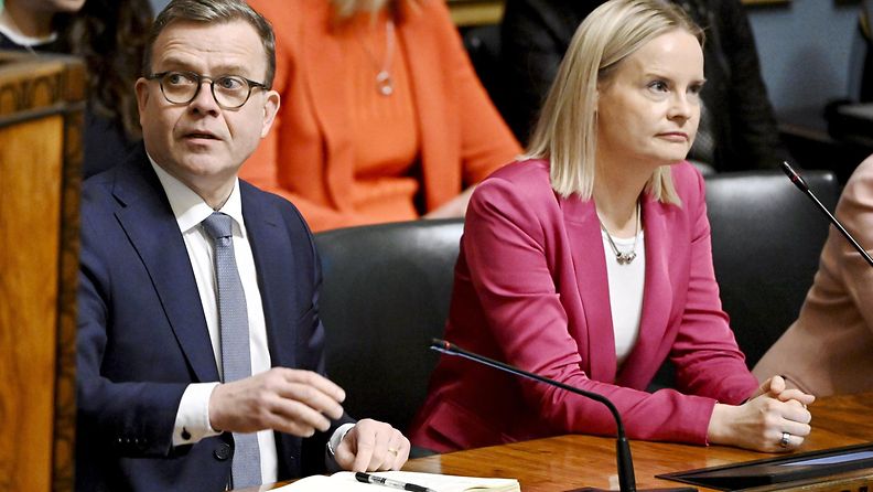 Pääministeri Petteri Orpo (kok.) ja valtiovarainministeri Riikka Purra (ps) 14. maaliskuuta.