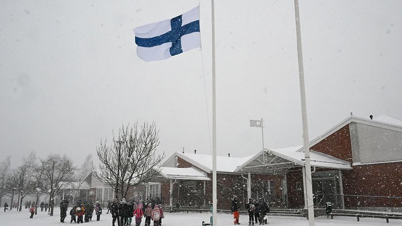 LK Vantaa suruliputus Viertola lapsia