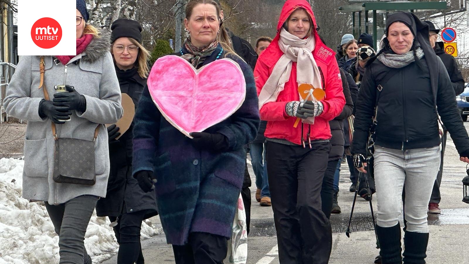 Riina Law Kertoo, Kuinka Vaikeaa Lastensa Koulukiusaamiseen Oli Puuttua ...