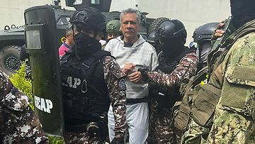 Ecuadorin entinen varapresidentti Jorge Glas (keskellä).