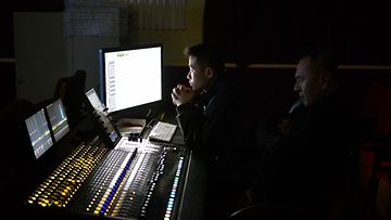 Ääniteknikoita töissä Korean Film Studiolla vuonna 2016. Myös se tuottaa animaatiotia.
