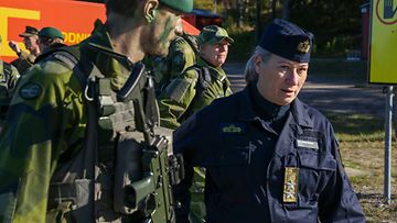 Ruotsin merivoimien komentaja Ewa Skoog Haslum (oikealla).