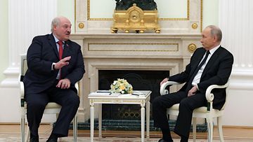 Venäjän presidentti Vladimir Putin ja Valko-Venäjän Aljaksandr Lukashenka huhtikuussa.