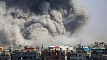 Israelin pommituksen jälkiä Rafahissa 6. toukokuuta.