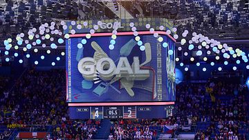 MM-ottelun yhteydessä ajettu televisiografiikka raivostutti Venäjällä. Kuva Ruotsin ja USA:n välisestä ottelusta. 
