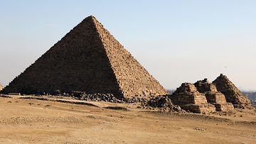 AOP 29.11989148 Pyramidi