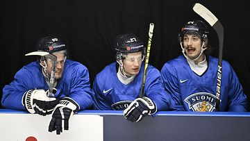 Saku Mäenalanen, Oliver Kapanen ja Hannes Björninen. 
