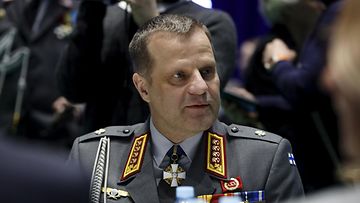 Puolustusvoimien komentaja Janne Jaakkola huhtikuussa 2024.