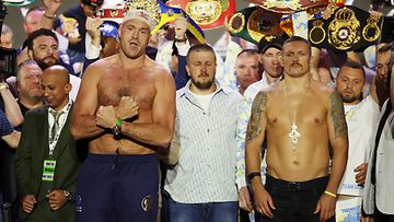 Tyson Fury (vas.) on iso ja taitava, mutta Oleksandr Usyk on valmis haasteeseen. 
