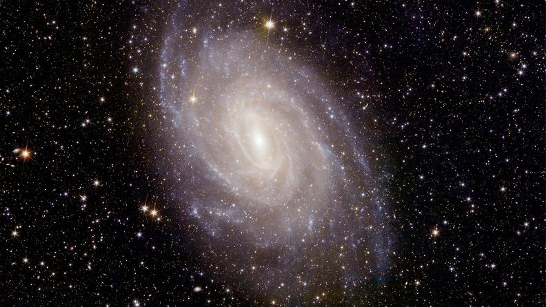 Euclidin kuva galaksista NGC 6744, joka sijaitsee 30 miljoonan valovuoden päässä.