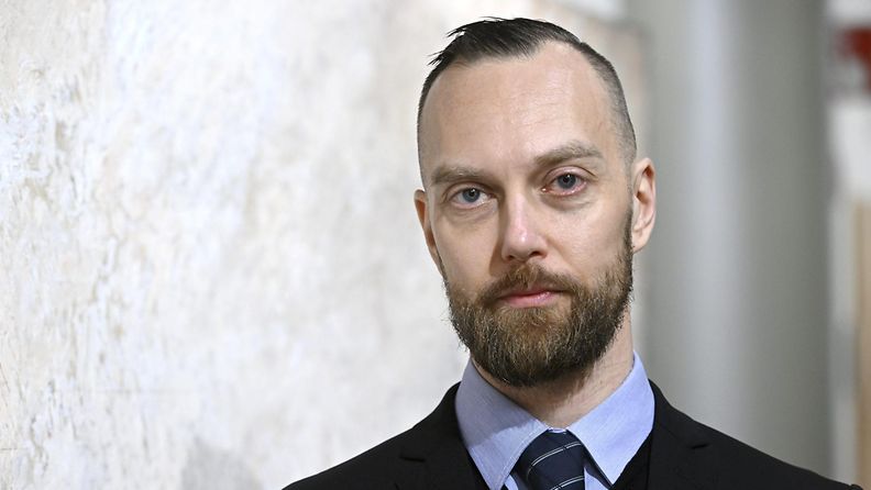 Aleksanteri-instituutin vieraileva tutkija, sotatieteiden dosentti Ilmari Käihkö joulukuussa 2022.
