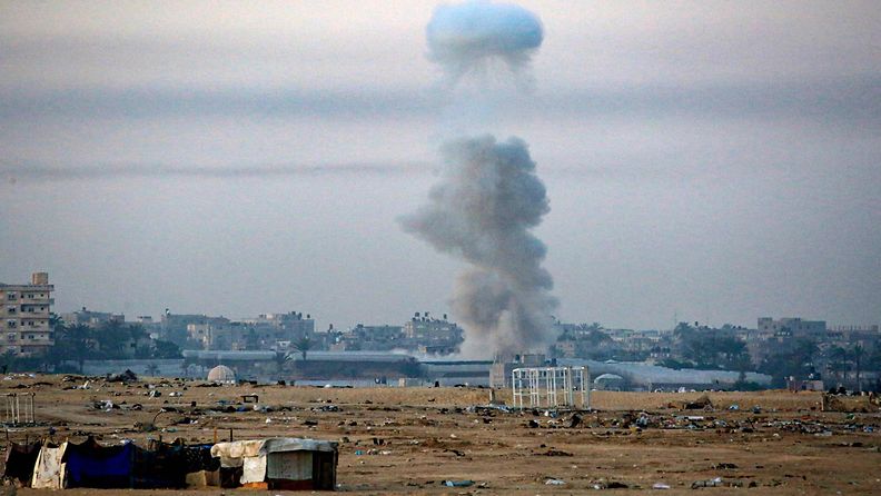 LK 020624 Savua Israelin pommitusten jälkeen Rafahissa Gazan eteläosassa 31. toukokuuta 2024