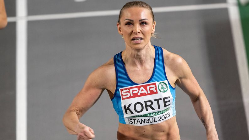Annimari Korte edusti Suomea muun muassa EM-hallikisoissa keväällä 2023. 