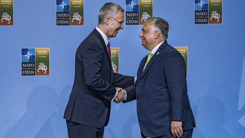 Naton pääsihteeri Jens Stoltenberg ja Unkarin presidentti Viktor Orban heinäkuussa 2023.