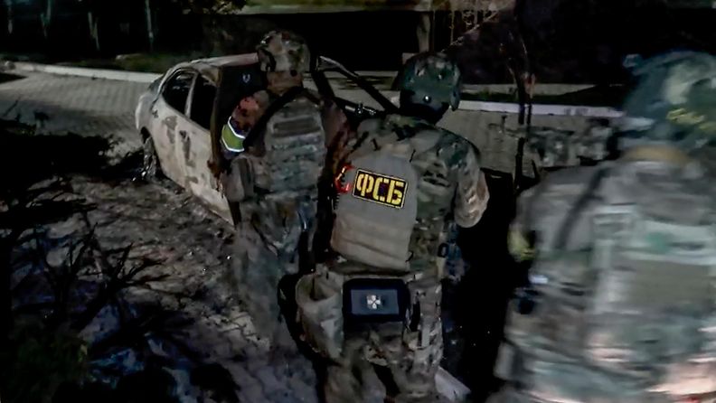 Venäjän turvallisuuspalvelu FSB:n henkilöstöä Dagestanissa 24. kesäkuuta. Terroristien hyökkäyksessä kuoli 20 ihmistä, joista suurin osa poliiseja.