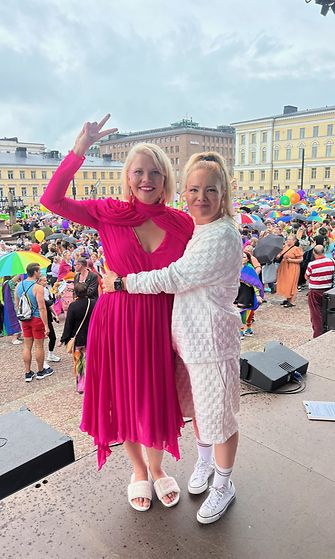 Kaksi äitiä Suski ja Ella Pride