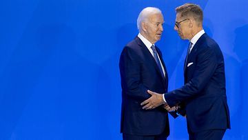 Yhdysvaltojen presidentti Joe Biden ja presidentti Alexander Stubb Naton huippukokouksessa Washingtonissa 10. heinäkuuta.