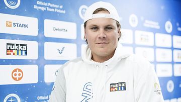 Sami Välimäki tiedotustilaisuudessa Helsingissä ennen olympiamatkaa Pariisiin. 