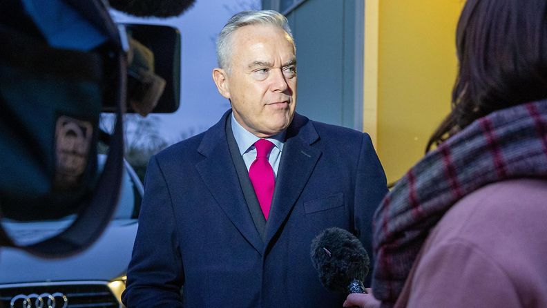 10.10542513g huw edwards