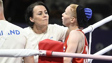 Maarit Teuronen tuntee olympiakehät. Hän luotsasi Mira Potkosen olympiapronssille vuosina 2016 ja 2021. 