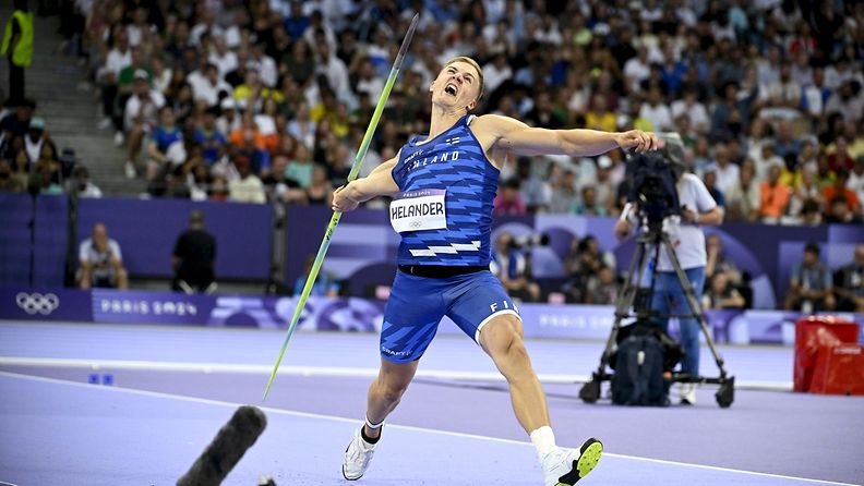 Oliver Helander kritisoi tekniikkaansa olympiafinaalin jälkeen. 