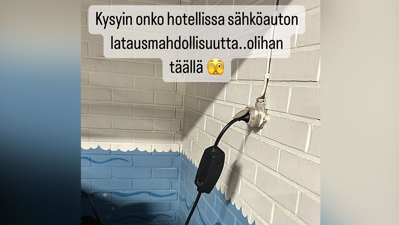 Sähköauton lataus