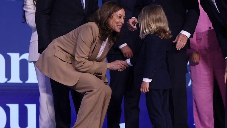 AOP Varapresidentti Kamala Harris tapasi kannattajia vuoden 2024 demokraattien puoluekokouksessa Chicagossa, Illinoisin osavaltiossa Yhdysvalloissa 19. elokuuta 2024.