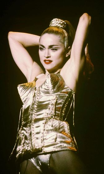 10.378779d madonna 1990 aop