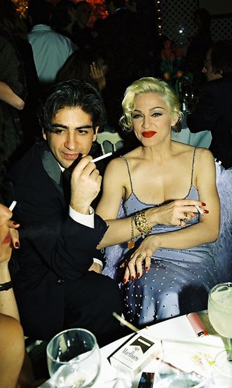 10.4371645a Madonna 1995 oscars aop