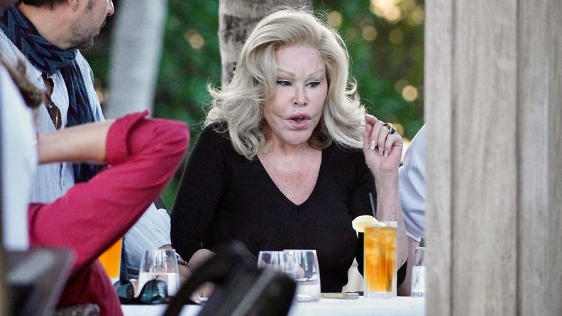 7.17736150 Jocelyn Wildenstein aop