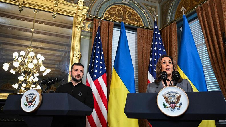 Ukrainan presidentti Volodymyr Zelenskyi ja Yhdysvaltojen varapresidentti Kamala Harris 26.9.2024.