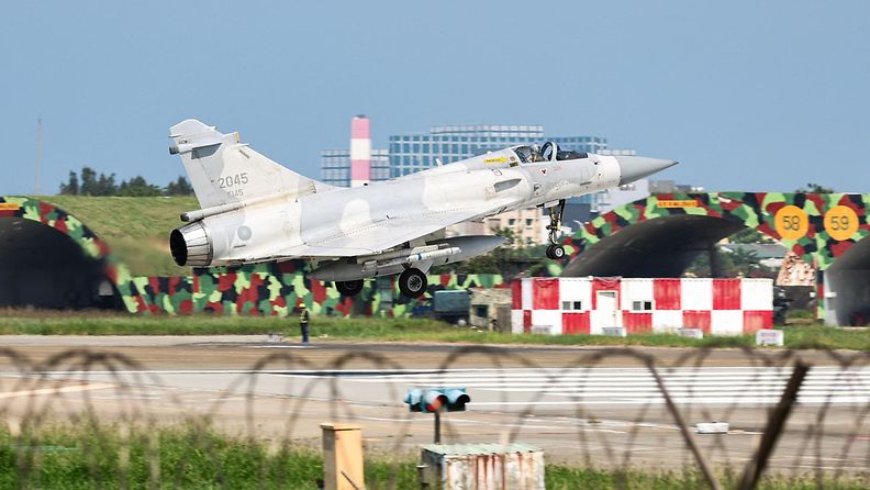 Taiwanilainen Mirage 2000 -hävittäjä nousee lentotukikohdasta 14. lokakuuta 2024.