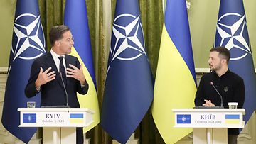 Naton pääsihteeri Mark Rutte ja Ukrainan presidentti Volodymyr Zelenskyi Kiovassa 3. lokakuuta.