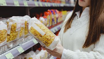 Pasta pastapakkaus ruokakauppa